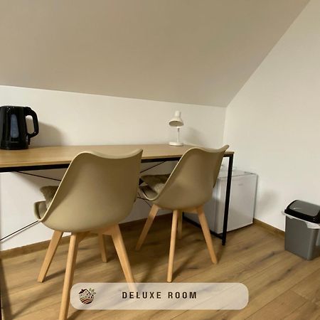 Apartmanovy Dom Visnove Exterior photo