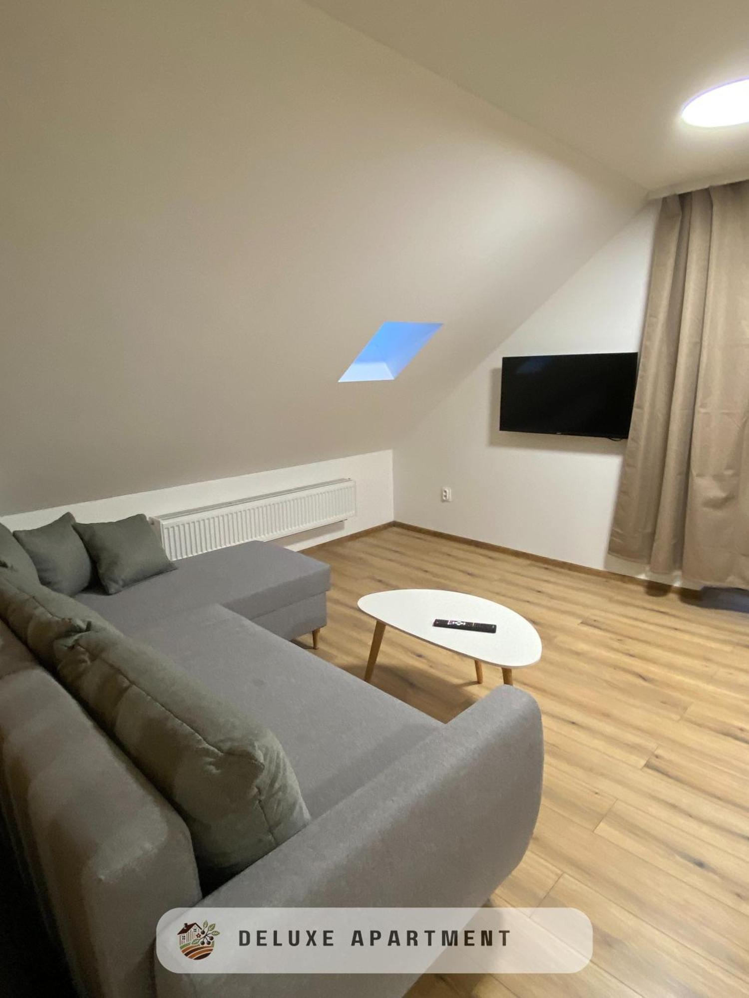 Apartmanovy Dom Visnove Exterior photo